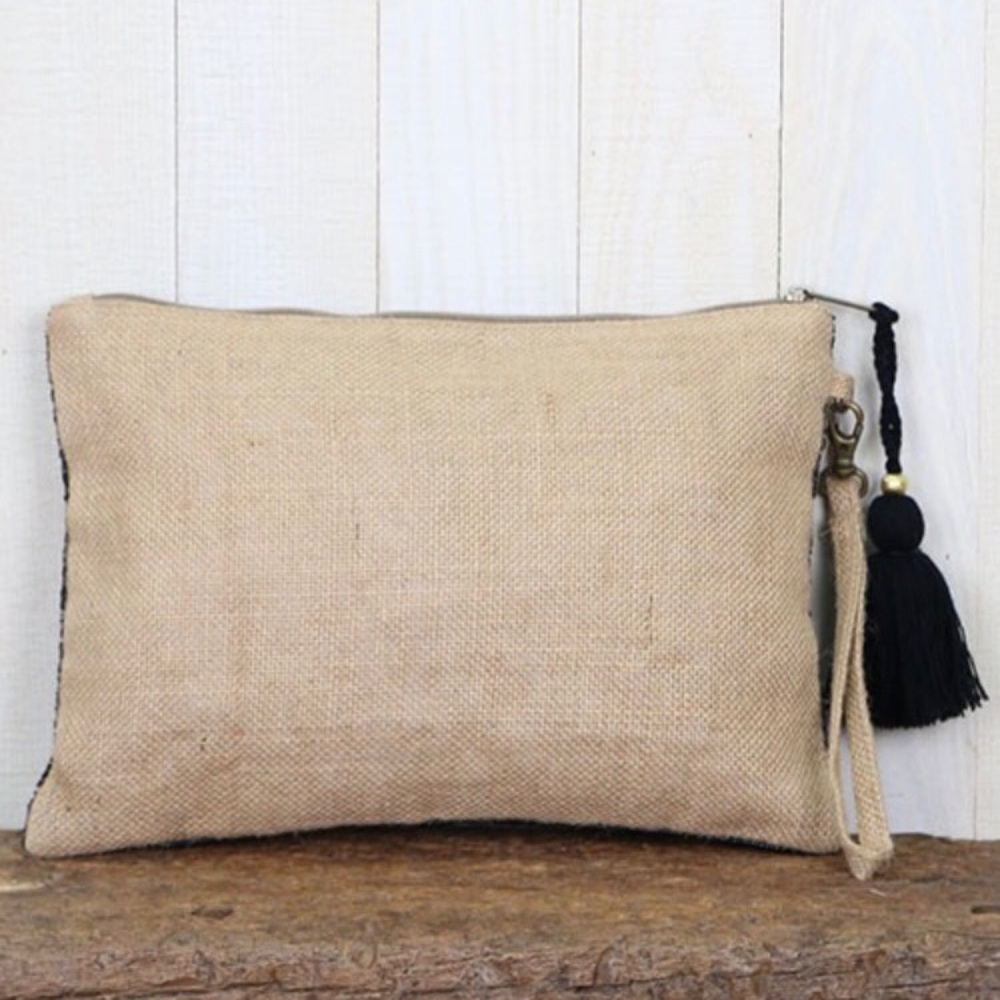 Last 1! 🌟HP🌟 Beaded Jute Clutch - Picture 2 of 3
